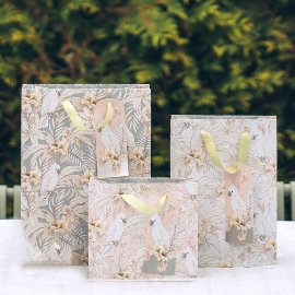 Gift bag set wedding cockatoo white lilies